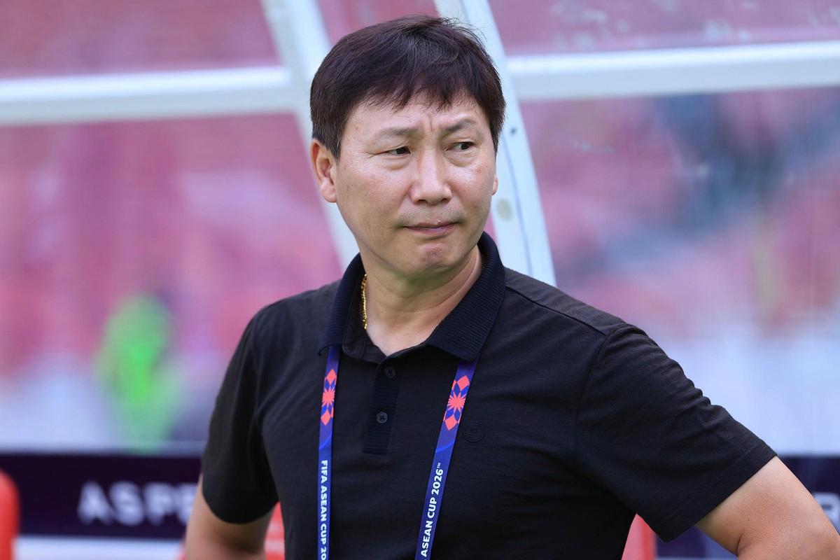 HLV Kim Sang-sik: “Tôi xin lỗi, tôi xin nhận hết trách nhiệm về trận thua này của ĐT Việt Nam”