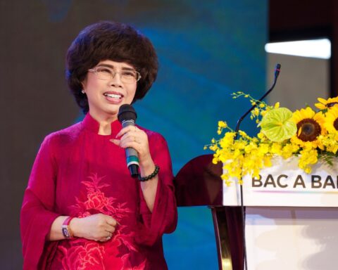 Con trai bà Thái Hương được Bac A Bank cấp thẻ tín dụng hạn mức 500 triệu đồng