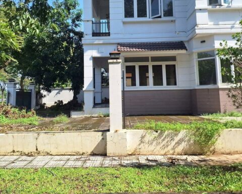 Hoang phí khó tin: Loạt nhà phố giá chục tỷ đồng nhưng không có ai đến ở