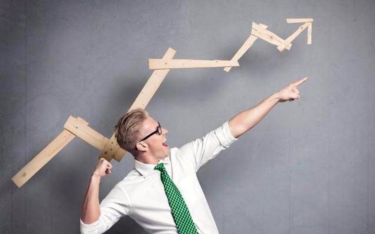 Một cổ phiếu bốc đầu kịch trần trước ngày “phát” 900 tỷ đồng cho cổ đông