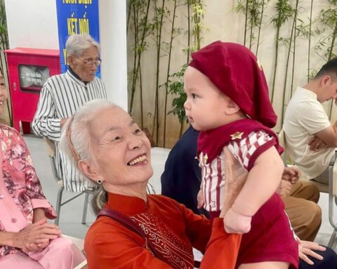 Dưỡng lão bán trú “sáng đi, chiều về”: Nơi thu 100.000 đồng/ngày, nhiều điểm ở Hà Nội đang “cháy chỗ”