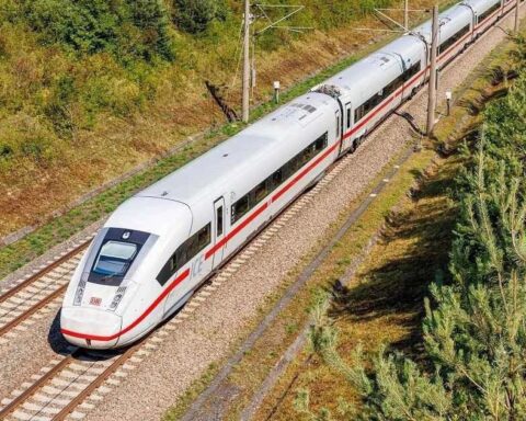 Diễn biến mới nhất về siêu dự án đường sắt tốc độ cao 350km/h đi qua 15 tỉnh thành, vốn đầu tư 67 tỷ USD