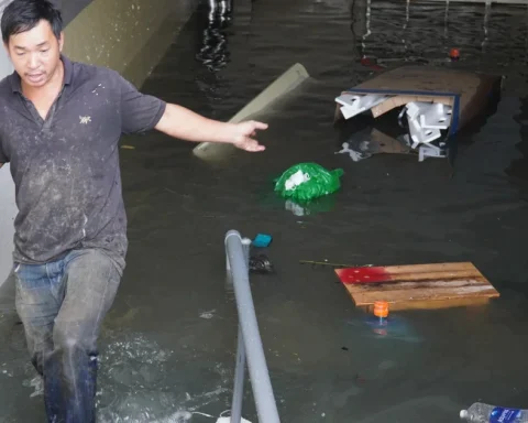 Hầm khu biệt thự ở TPHCM ngập sâu: ‘Ai ngờ nước dữ dằn đến thế’