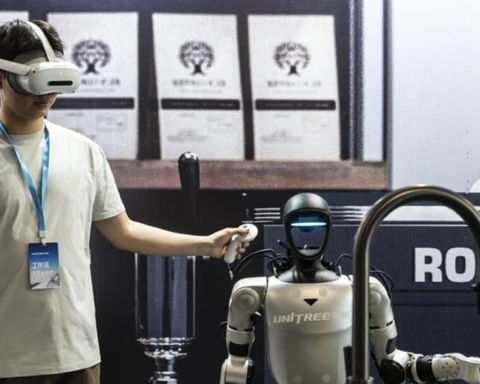 AI ‘xâm chiếm’ văn phòng Trung Quốc: Mỗi người làm việc bằng 3