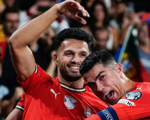 Lạ lùng không một cầu thủ Bồ Đào Nha nào yêu thích bài viết của Ronaldo