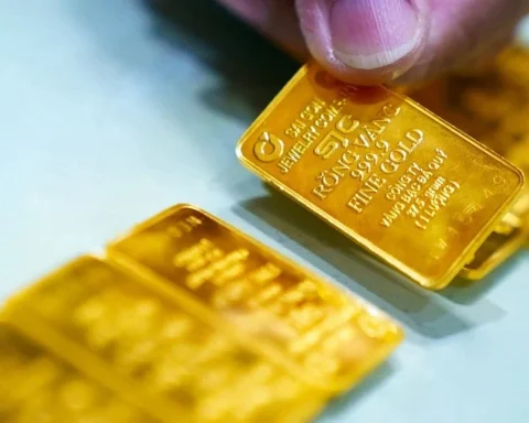 Bán 6 lượng vàng, một phụ nữ chuyển nhầm 478 triệu đồng, người nhận tiêu hết