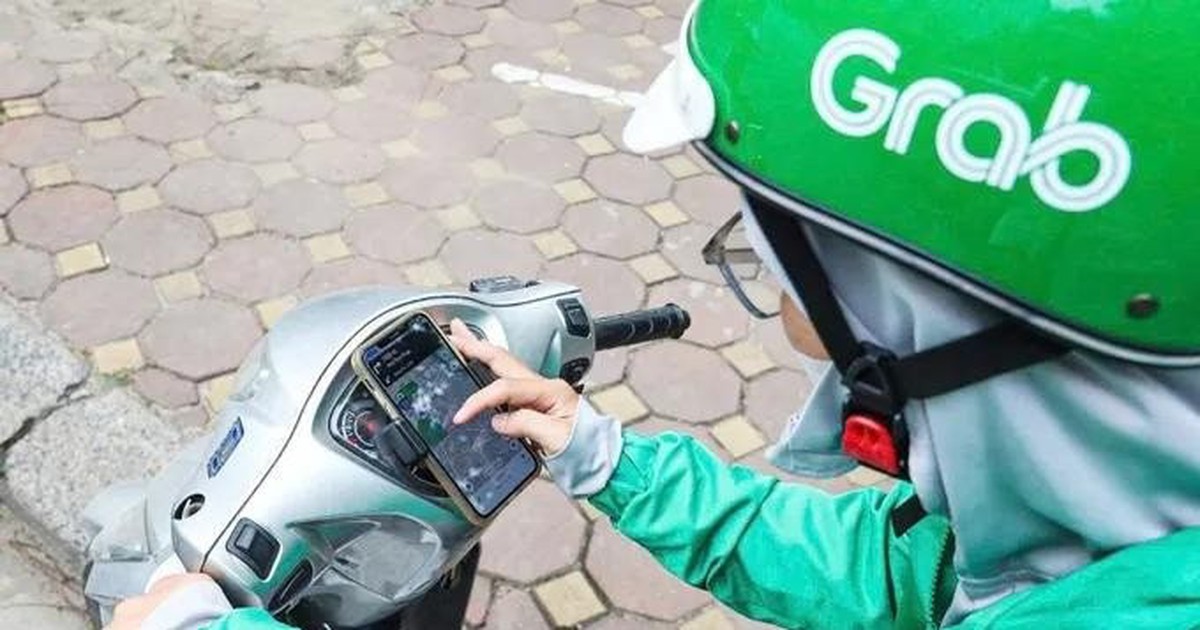 Đi làm 12 tiếng, tốn đến 70.000 đồng tiền xăng mỗi ngày, trả 130.000 đồng tiền dầu mỗi tuần, nữ tài xế Grab vỡ ra nhiều chuyện