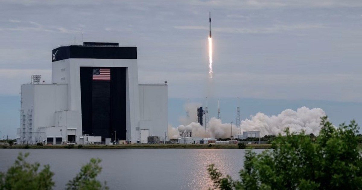 Công nghệ 10/10: SpaceX lấn sân viễn thông, Adobe có đối thủ AI miễn phí