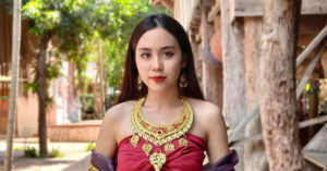 Tình hình hiện tại của cô gái người Lào nổi tiếng nhất Việt Nam