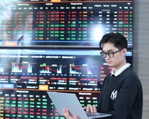 Chứng khoán ngày 8/10: Áp lực bán gia tăng, VN-Index tiếp tục giảm điểm