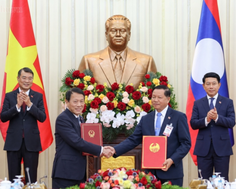 Việt Nam – Lào trao đổi 11 văn kiện hợp tác quan trọng