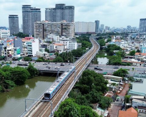 Metro Bến Thành – Suối Tiên đón 40 triệu lượt khách, tính chuyện tăng tàu