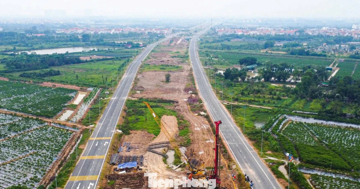 Cận cảnh 15 km đường song hành Vành đai 4 qua Hà Nội vừa thông xe kỹ thuật