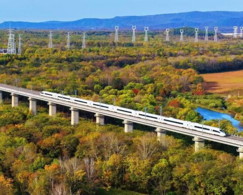 Siêu đường sắt cao tốc 250 km/h, vốn đầu tư 174.000 tỷ đồng chạy xuyên khu vực đóng băng lâu năm, mùa đông có thể lạnh tới -40°C