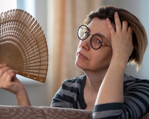 4 nhóm thực phẩm giúp làm dịu cơn ‘bốc hỏa’ ở phụ nữ mãn kinh