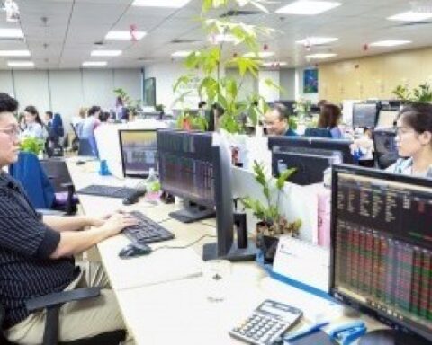 Ba doanh nghiệp cùng chốt quyền trả cổ tức 15%