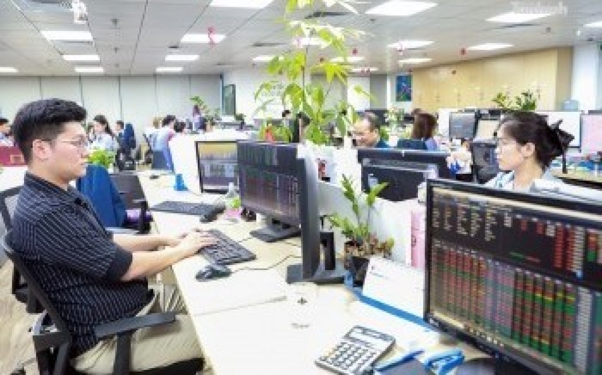 Ba doanh nghiệp cùng chốt quyền trả cổ tức 15%