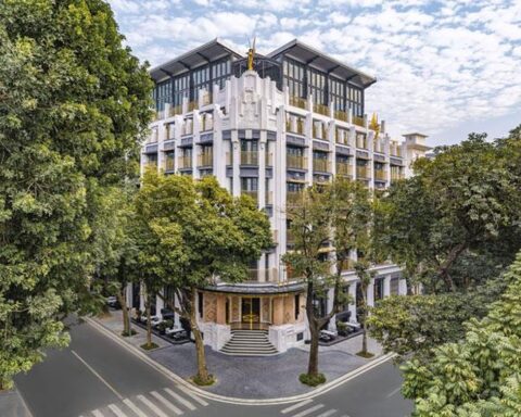 Việt Nam có một khách sạn chỉ 47 phòng được tạp chí Mỹ đánh giá thuộc top tốt nhất Đông Nam Á 2026: Do “phù thủy kiến trúc” danh tiếng toàn cầu thiết kế, bên trong sở hữu hơn 1.000 kỷ vật nghệ thuật