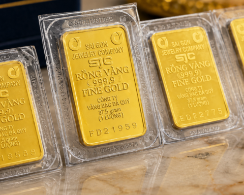 Giá vàng SJC hôm nay 13/10: Đồng loạt giảm 800.000 đồng/lượng