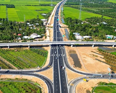 Tạm đóng cao tốc Mỹ Thuận – Cần Thơ một số khung giờ để lắp dầm cầu vượt