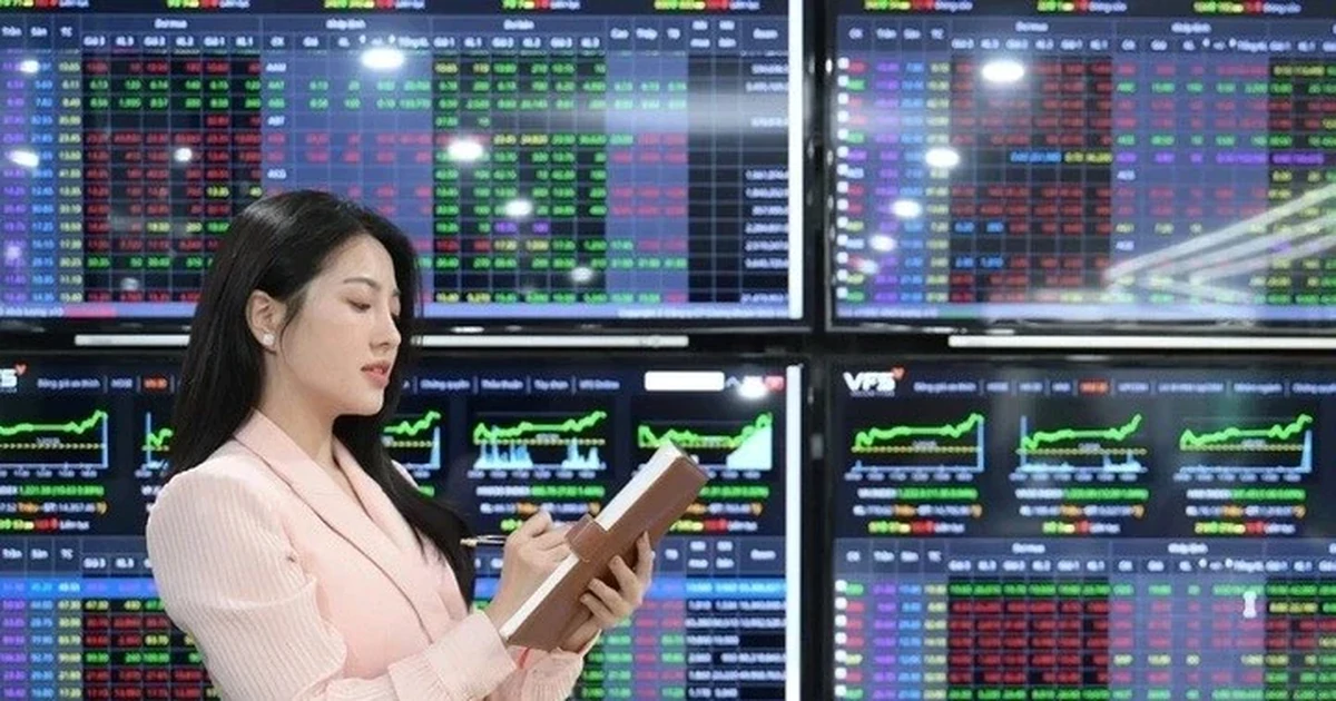 VN-Index tiếp tục giảm, bất ngờ nhóm cổ phiếu đi ngược thị trường