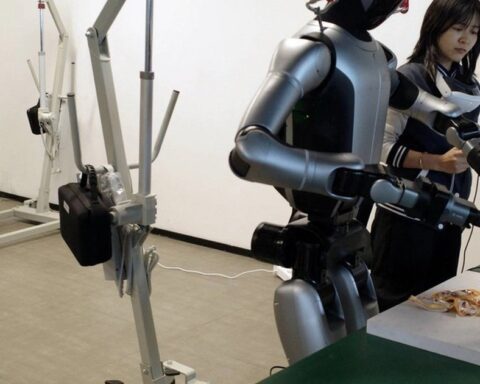 Công nghệ 15/10: Robot hình người có thể khiến chip nhớ khan hiếm