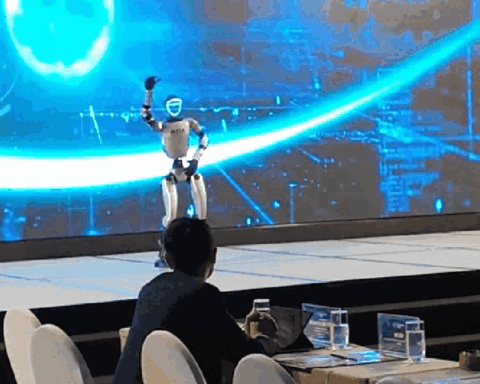 Ấn tượng màn trình diễn của robot trên dòng chảy số