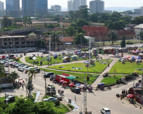 Việt Nam có một tỷ phú sang nước nghèo bậc nhất thế giới làm đại đô thị rộng 6.300ha, nhắm chuyển đổi 300.000 xe xăng tại nơi sở hữu “kho báu” ngành xe điện