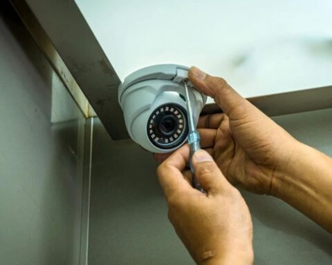 Các doanh nghiệp đang lắp camera giám sát tại nơi làm việc chú ý thông báo quan trọng từ Công an