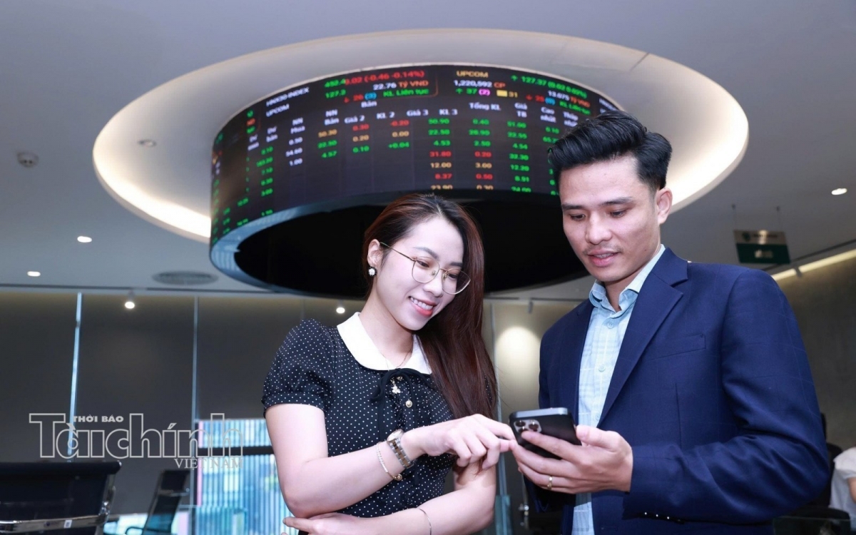 Thị trường chứng khoán: Kỳ vọng dòng vốn mới, bước chuyển về hạ tầng