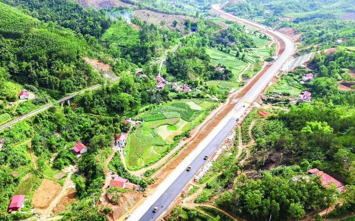 Đầu tư công: Đòn bẩy cho cú “bứt tốc” chặng nước rút