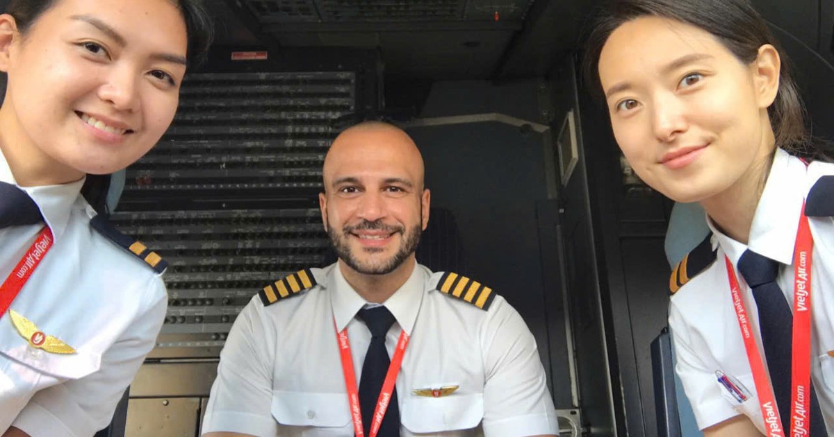 Những bóng hồng Vietjet làm chủ bầu trời