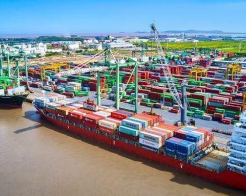 Cổ phiếu “đại gia” nghìn tỷ bất ngờ tím lịm với thanh khoản đột biến sau khi lộ diện tại Eximbank