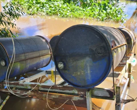 Lật phà tự chế ở Cần Thơ, hai học sinh tử vong