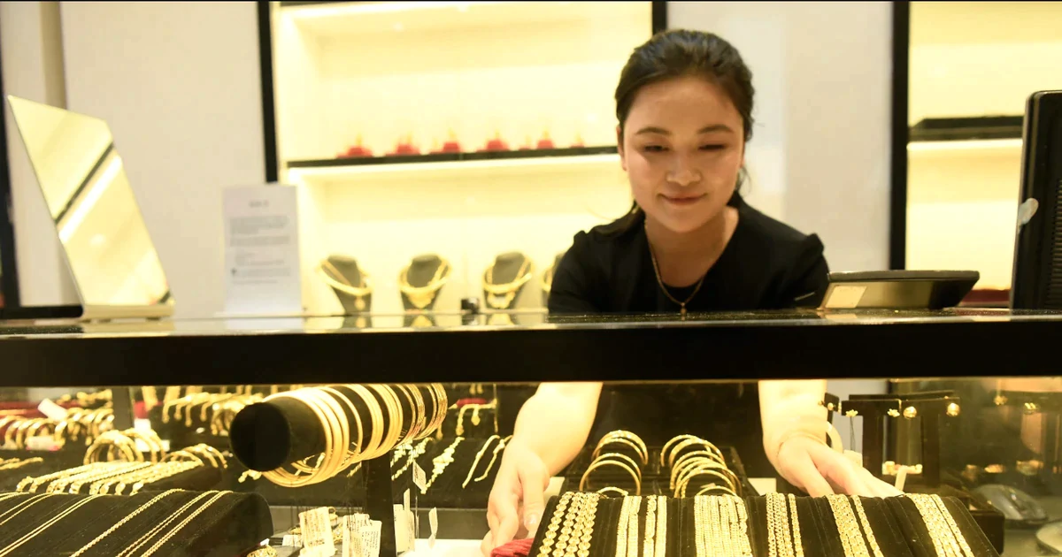 Giá vàng bất động, chênh lệch mua – bán mỗi nơi một kiểu