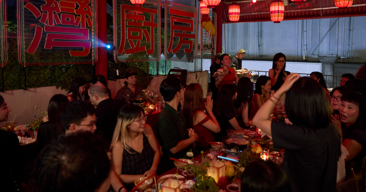 Trả tiền triệu để ăn tối với người lạ: Supper club là gì mà từ London, Dubai đến TP.HCM đều “cháy vé”?