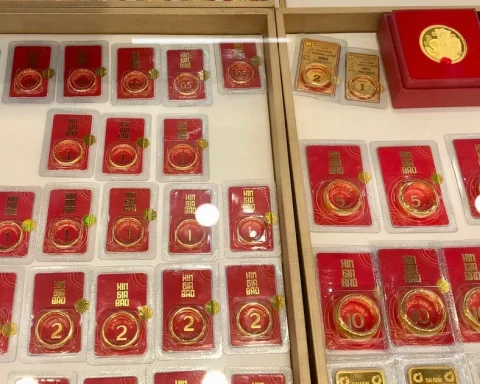 Giá vàng tiếp tục giảm