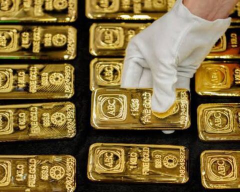 Quỹ vàng lớn nhất thế giới “xả” hơn chục tấn vàng khi giá tuột dốc