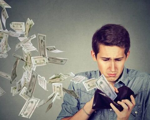 Một tiến sĩ liên tục bị bán giải chấp cổ phiếu