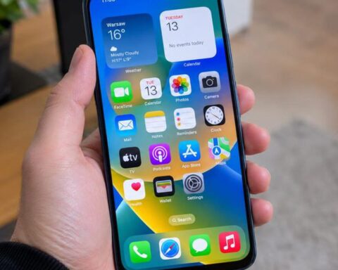 Không phải giả lập, AI giúp iOS chạy được trên điện thoại Xiaomi, nhưng chỉ để cho vui