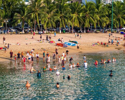 Bất động sản dòng tiền nào hưởng lợi tại Nha Trang khi miễn visa khách đoàn Trung Quốc?
