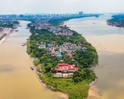 Hà Nội yêu cầu Vingroup làm rõ phương án nạo vét sông Hồng, sông Đà
