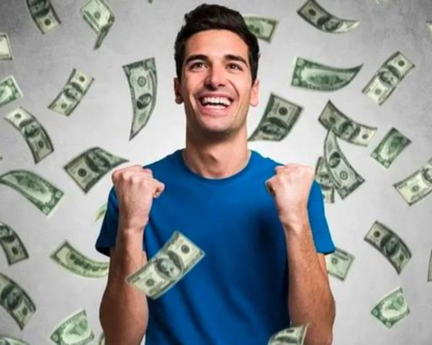 Một DN trả cổ tức 10.000 đồng/cp ngay tháng 11, lịch sử “chia tiền” cao ngất ngưởng