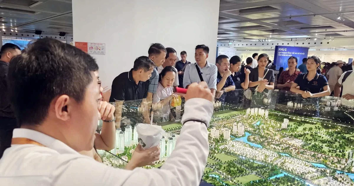 Môi giới bất động sản ‘gồng mình’ khi thị trường gặp khó