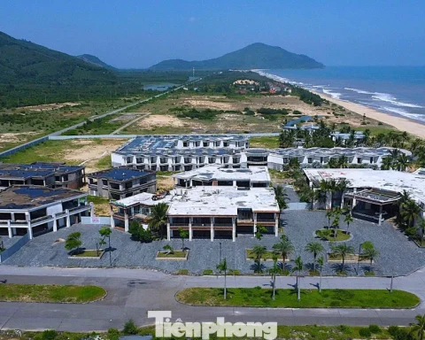 Dở dang khu nghỉ dưỡng hàng trăm triệu USD bên vịnh Lăng Cô