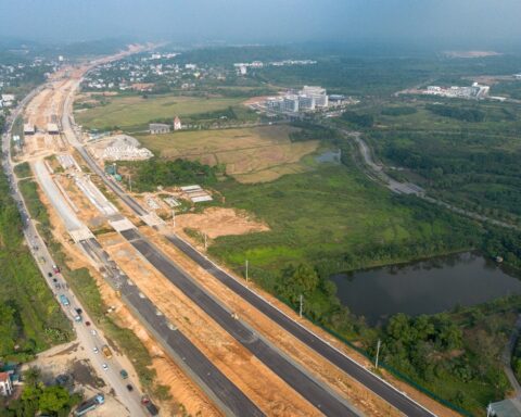Toàn cảnh tuyến đường rộng gấp gần 4 lần đường băng sân bay, đang dần thành hình tại thành phố giàu nhất miền Bắc, kết nối đại lộ đẹp nhất Việt Nam với cao tốc đi Tây Bắc