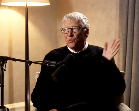 Sau tuyên bố chấn động của Elon Musk, đến lượt Bill Gates đồng ý: “Trong 20 năm tới lao động con người sẽ không còn bắt buộc”