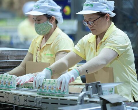 Chủ hãng sữa Fami lãi ròng gần 450 tỷ đồng trong quý III/2026, biên lợi nhuận gộp cải thiện
