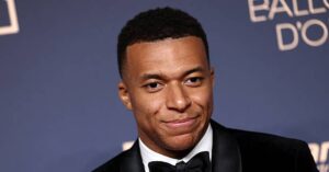 Có ai như Mbappe, 9 năm lỡ hẹn với Quả bóng Vàng
