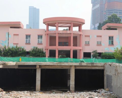 Dỡ sân khấu Sen Hồng, nhường chỗ làm ga đường sắt Bến Thành – Cần Giờ